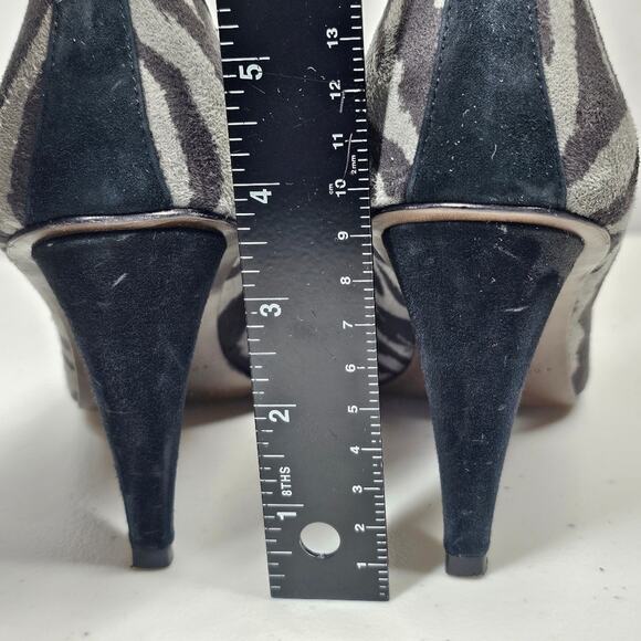 Donald J. Pliner "Fatima" Zebra Print Heels with Peep Toe Gray/Black Size 8.5 M - Picture 9 of 13